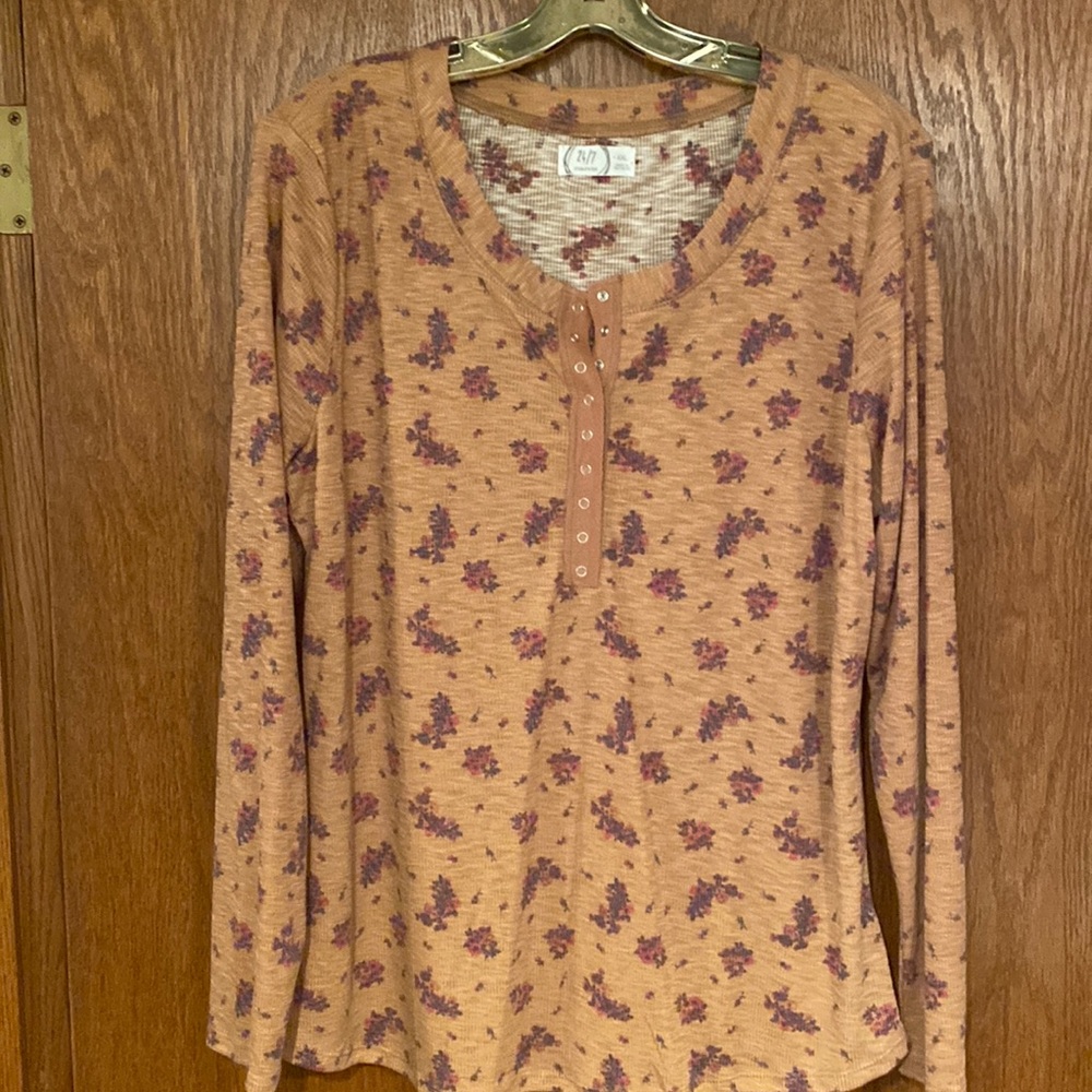 Maurice’s 24/7 XXL floral top